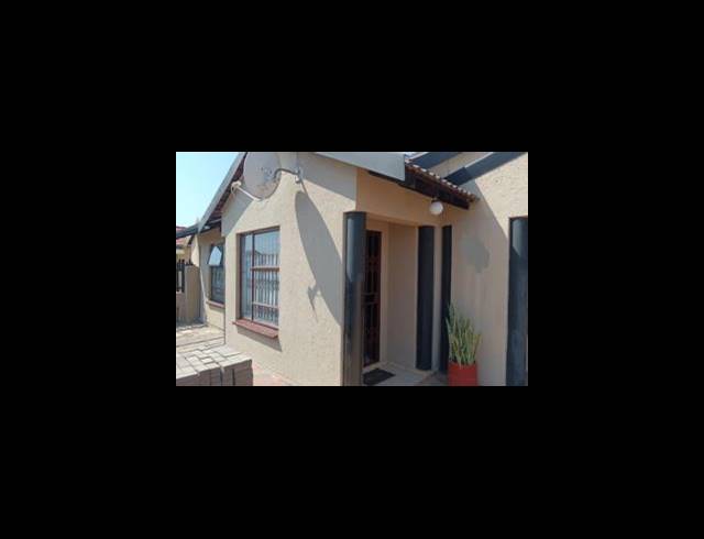 2 BEDROOM HOUSE SOLD IN KARENPARK